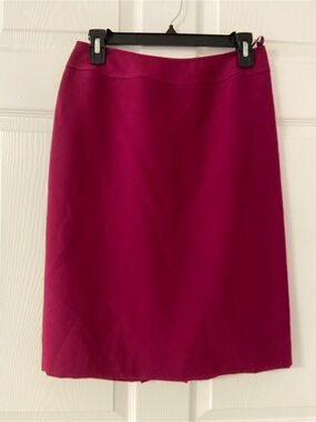 T41a- TAHARI Cranberry Red Below The Knee Career Skirt